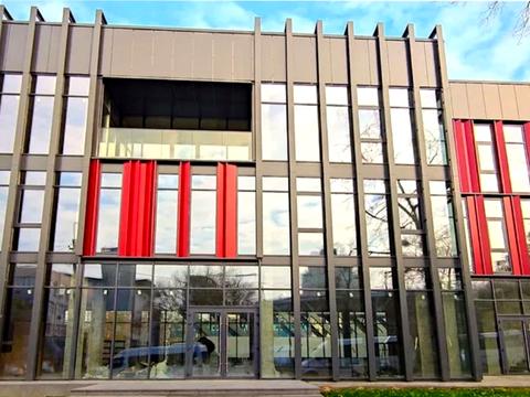 комерційна за адресою Вокзальна пл., 1