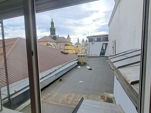 коммерческая по адресу Кардинала Любомира Гузара ул., 32
