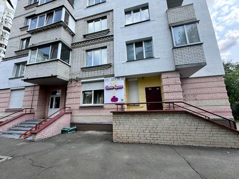 комерційна за адресою Академіка Булаховського вул., 5-В