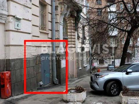 комерційна за адресою Лютеранська вул., 4