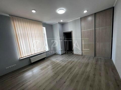 комерційна за адресою Антоновича вул. (Горького), 103