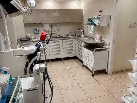 комерційна за адресою Інглезі вул. (25-ї Чапаєвської Дивізії), 20