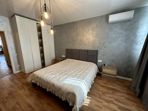квартира за адресою Мостобудівників вул., 18