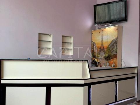комерційна за адресою Володимира Івасюка просп. (Героїв Сталінграду), 4