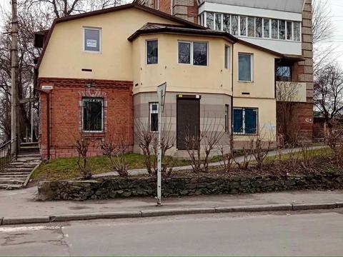 комерційна за адресою Шевченка вул., 38