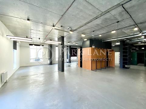 комерційна за адресою Дегтярна вул., 6