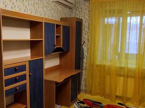 квартира за адресою Каштанова вул., 8