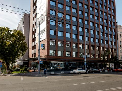 комерційна за адресою Саксаганського вул., 53/80