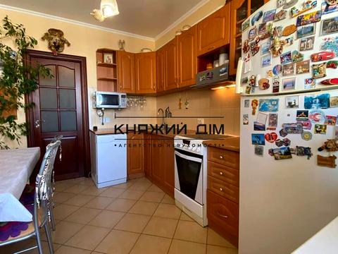 квартира за адресою Лариси Руденко вул., 21