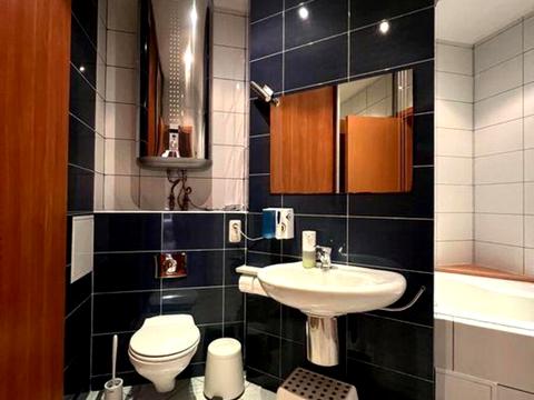 квартира за адресою Анни Ахматової вул., 47