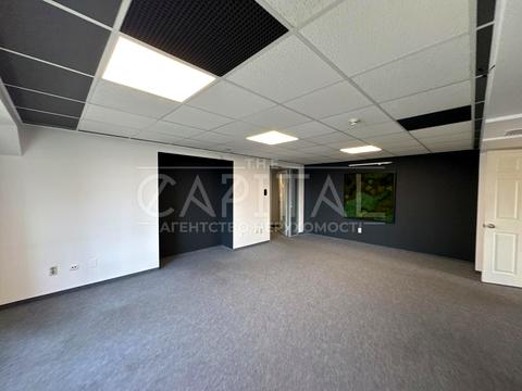 комерційна за адресою Шовковична вул., 42-44