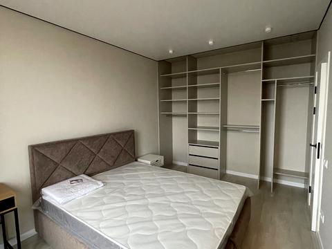 квартира за адресою Олександра Олеся вул., 4