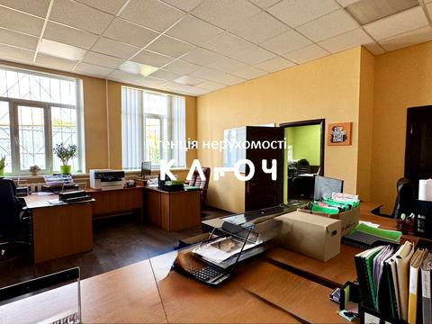 комерційна за адресою Олега Ольжича вул., 48
