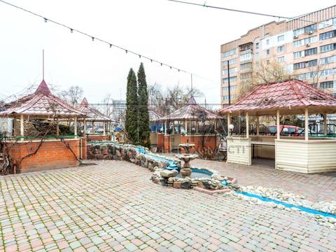 комерційна за адресою Білогородська вул., 68Б