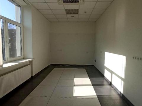 комерційна за адресою Миколи Міхновського бульв. (Дружби Народів), 19