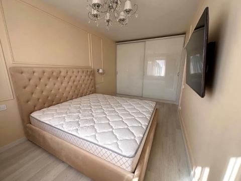 квартира по адресу Володимирська ул., 1