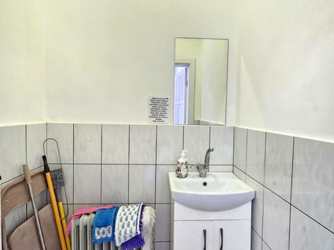 комерційна за адресою Лесі Українки вул., 20
