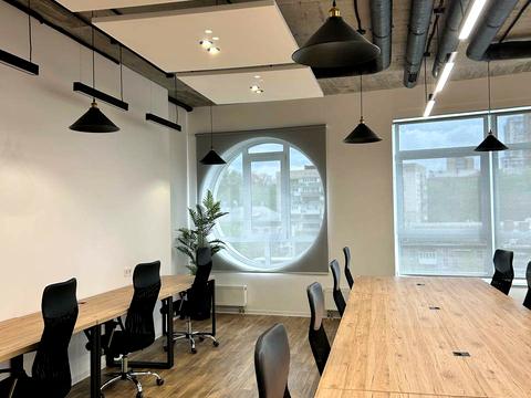 комерційна за адресою Кловський узвіз (Кловський), 7