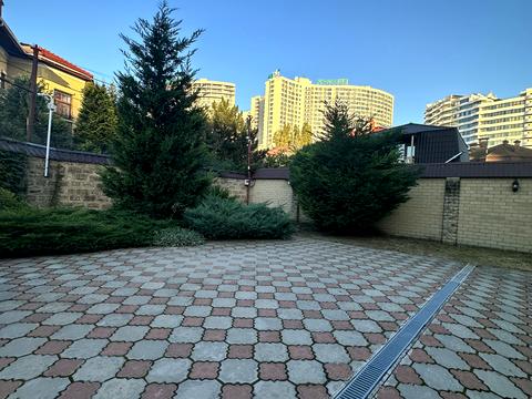 будинок за адресою Валерія Самофалова вул. (Каманіна)