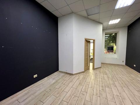 комерційна за адресою Івана Франка вул., 25