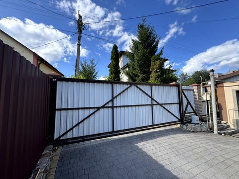 будинок за адресою с. Шаровечка, Південна