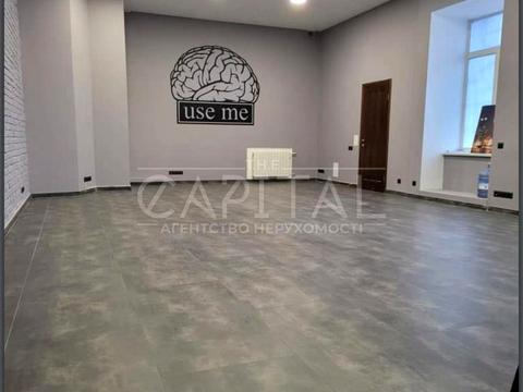 комерційна за адресою Академіка Богомольця вул., 5