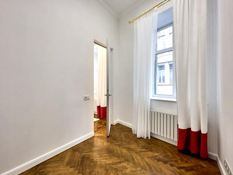 квартира по адресу Менцинского ул., 1