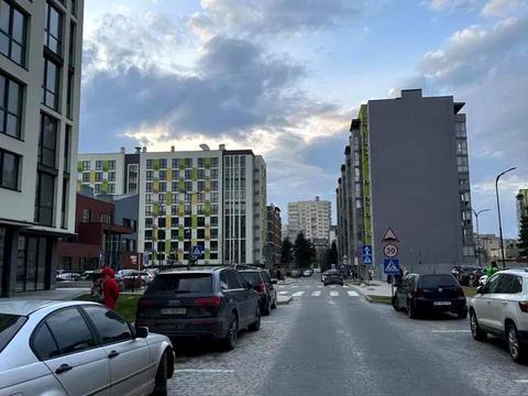 коммерческая по адресу Угорская ул., 12