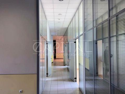 комерційна за адресою Богдана Хмельницького вул., 1