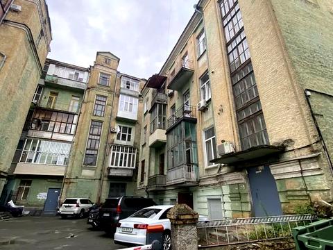 комерційна за адресою Саксаганського вул., 68/21