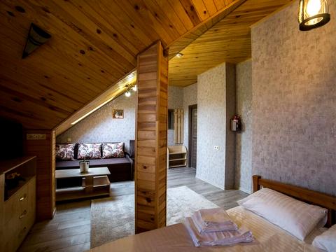 комерційна за адресою Привокзальна пл., 1