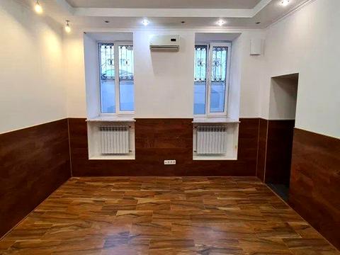 комерційна за адресою Оболонська вул., 9