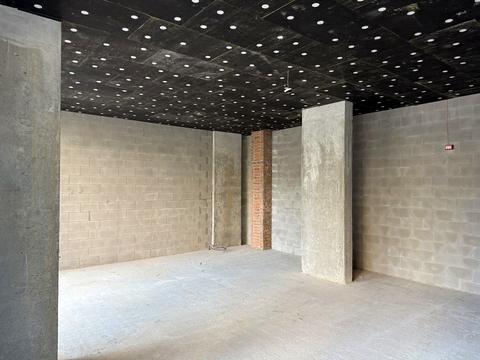 комерційна за адресою Салютна вул., 2к18