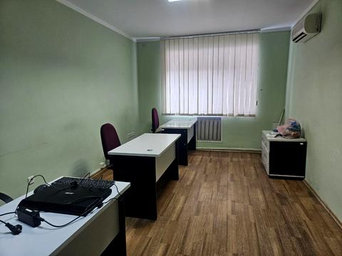 комерційна за адресою Палубна вул., 9/2