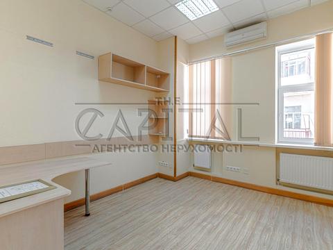 комерційна за адресою Саксаганського вул., 67