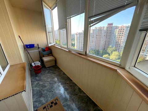 квартира за адресою Анни Ахматової вул., 31