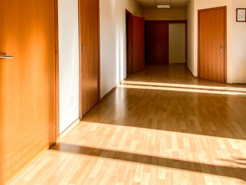 комерційна за адресою Королеви Єлизавети ІІ вул. (Глинки), 1