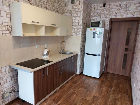 квартира за адресою Анни Ахматової вул., 22