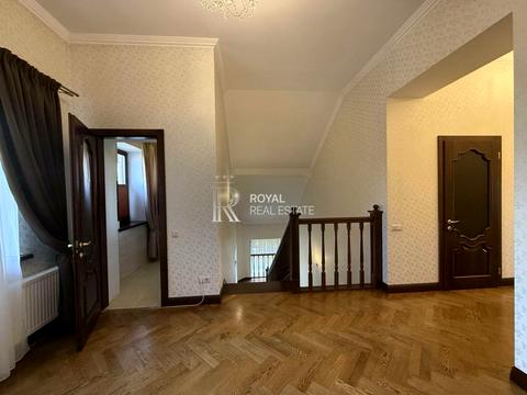 будинок за адресою с. Лісники, квіткова