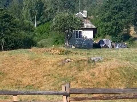 комерційна за адресою Центральна, 15