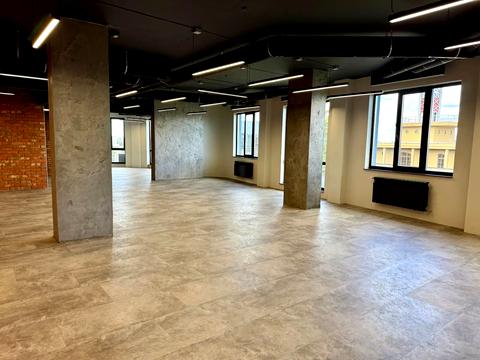 комерційна за адресою Костянтинівська вул., 75