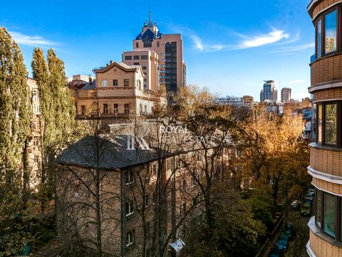 квартира за адресою Кропивницького вул., 8