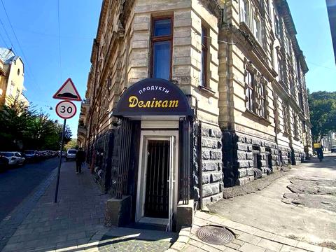 комерційна за адресою Івана Рутковича вул. (), 4