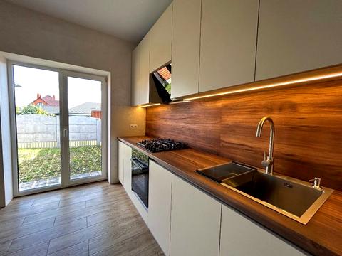 будинок за адресою 1 Травня вул.