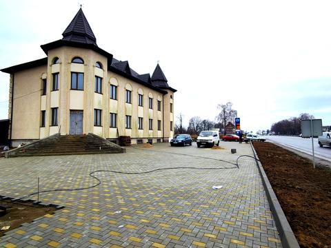 комерційна за адресою Першотравнева, 80