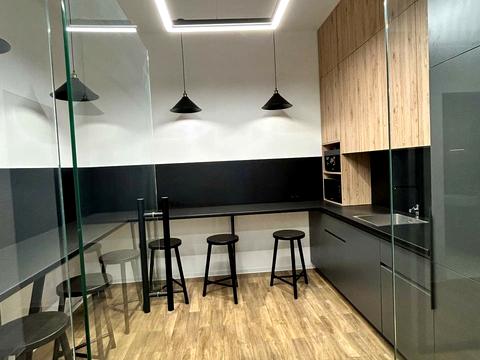 комерційна за адресою Кловський узвіз (Кловський), 7