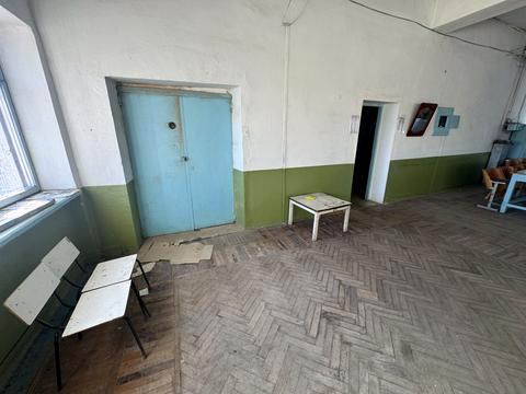 комерційна за адресою Шкільна вул., 1