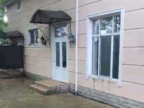 комерційна за адресою Садова, 8