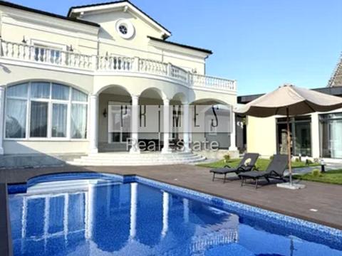 будинок за адресою Молодіжна вул.