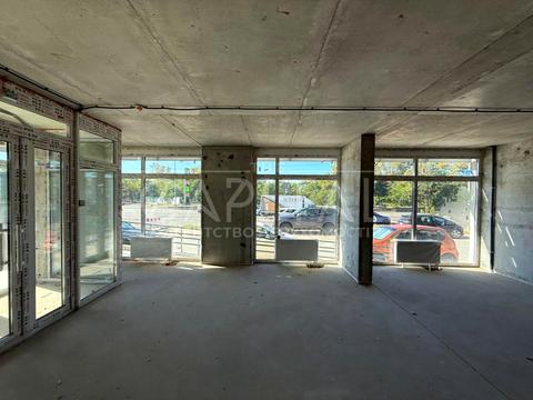 комерційна за адресою Дніпровська набережна вул., 17-К